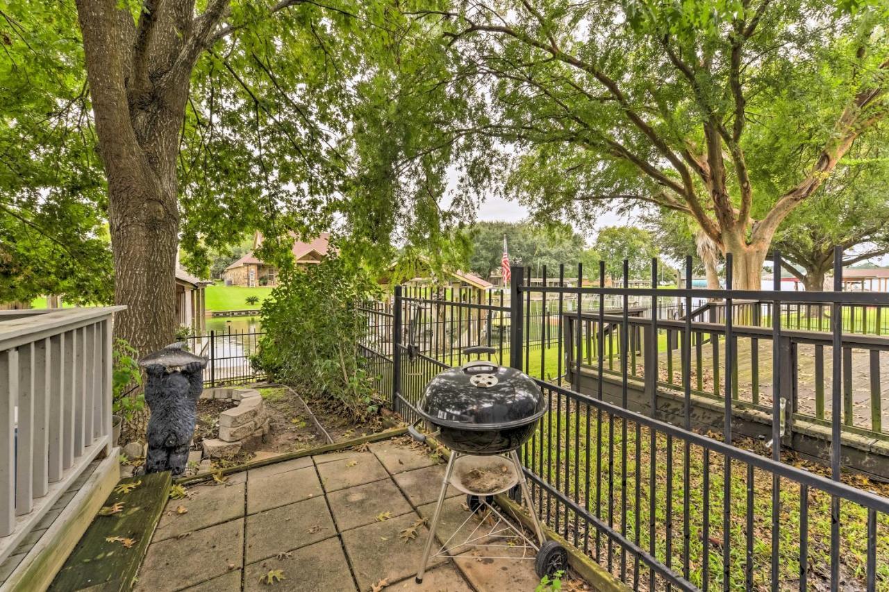 Quiet Lake Conroe Townhome With 2 Boat Slips! Willis Ngoại thất bức ảnh